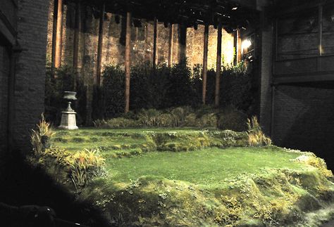 Hamlet Set Design, Moss Floor, Theatre Set Design, Baba Jaga, Theatre Inspiration, Set Design Ideas, Theatre Wedding, Alvin Ailey, Set Design Theatre