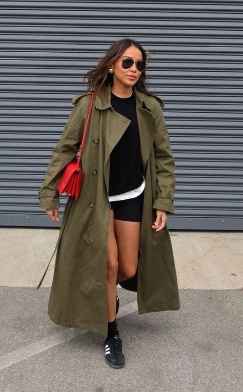 Oversized Street Style, Ideas Regalos, Green Trench Coat, Coat Street Style, Autumn Street Style, Green Outfit, Green Coat, Trench Coats Women, Street Style Women