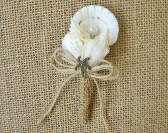 Wedding accessories by superlunary on Etsy Shell Arrangements, Seashell Boutonniere, Shells Accessories, Wedding Groom Boutonniere, Shell Boutonniere, Starfish Boutonniere, Seashell Bouquet, Beach Wedding Groom, Beach Seashells