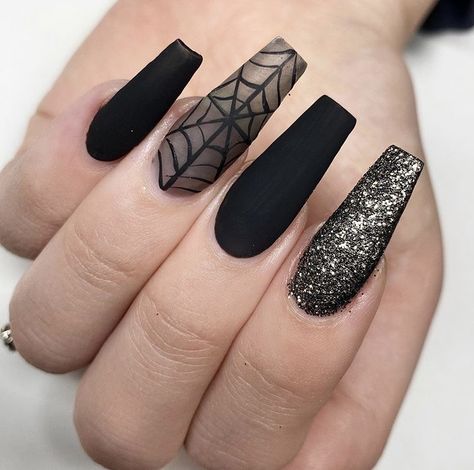 Black Nails Halloween Coffin, Pretty Halloween Nails Black, Black Matte Halloween Nail Designs, Halloween Nail Designs Acrylic Coffin Long, Matte Black Nail Ideas Halloween, Matt Halloween Nails, October Nails Coffin, Black And Grey Halloween Nails, All Black Halloween Nails