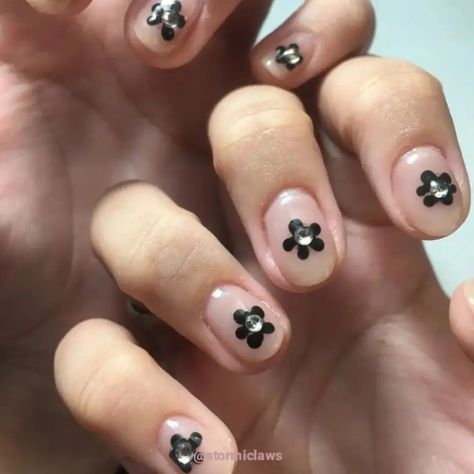 ✿ flower gel polish nail short nude sandy liang Sandy Liang Nails, Nail Short, Sandy Liang, Gel Nail Polish, Gel Polish, Nail Polish, Nails