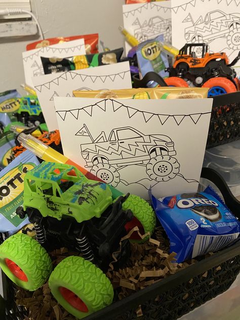 Monster Truck Party Goodie Bags, Monster Jam Favors, Monster Jam Birthday Food, Monster Truck Gift Bags, Monster Truck Party Favors Ideas, Monster Jam Goodie Bags Ideas, Monster Jam Treats, Monster Truck Goodie Bag Ideas, Toro Loco Birthday Party