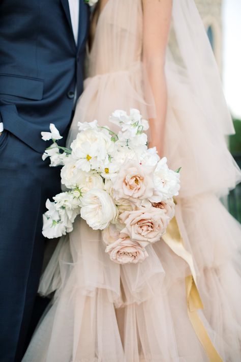 Ivory And Blush Wedding Flowers, Neutral Pink Wedding, Blush Bride Bouquet, Bridal Rose Bouquet, Modern Blush Wedding, White And Blush Bridal Bouquet, White Blush Wedding, Neutral Wedding Bouquet, White And Blush Wedding