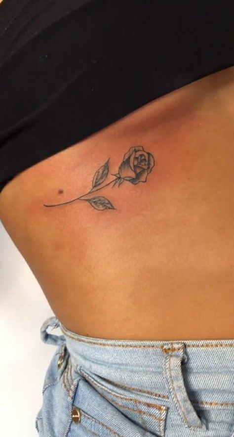 Rose Tattoo Ribs, Cute Rose Tattoos, Rose Rib Tattoos, Rose Tattoo On Hip, Simple Rose Tattoo, Rib Tattoos For Women, Small Girly Tattoos, Ribcage Tattoo, Small Rose Tattoo