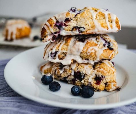 Air Fryer Homemade Blueberry Scones - Fork To Spoon Lemon Blueberry Scones, Blueberry Lemon Scones, Blueberry Scones Recipe, Lemon Scones, Lemon Icing, Blueberry Scones, Scone Recipe, Lemon Blueberry, Breakfast Treats