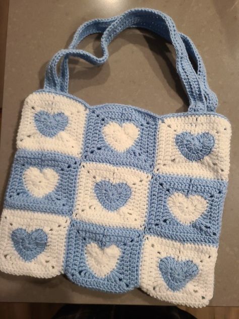 Corchetes Ideas Bag, Blue And White Crochet Bag, Blue Crochet Tote Bag, Heart Tote Bag Crochet, Crochet Heart Granny Square Pattern, Heart Bag Crochet, Heart Granny Square Pattern, Heart Crochet Bag, Small Crochet Purse