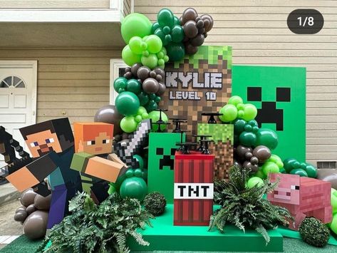 Minecraft Backdrop Birthday, Minecraft Balloon Garland, Minecraft Balloon Arch, Minecraft Party Backdrop, Minecraft Pool Party, Minecraft Backdrop, Minecraft Themed Birthday Party, Minecraft Balloons, Minecraft Birthday Decorations