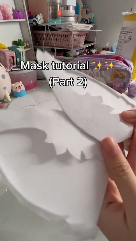 Cat Mask Diy, Mascara Tutorial, Dragon Paper, Fursuit Tutorial, Cardboard Mask, Make A Dragon, Dragon Puppets, Paper Video, Therian Stuff