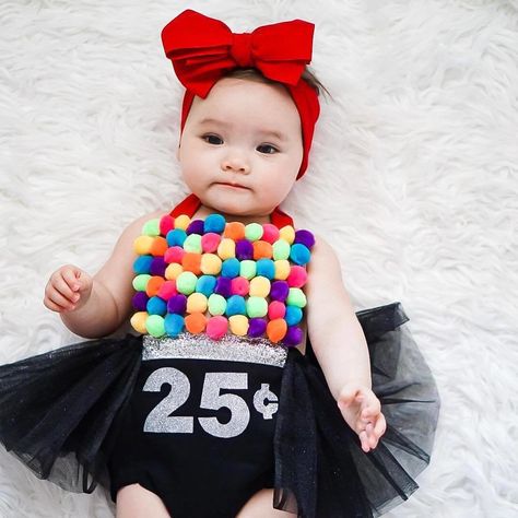 CafeMom.com : Bubblegum Machine Baby Girl Costume : 30 Adorable Costume Ideas for a Baby Girl's First Halloween -- This bubblegum machine costume is so cute and creative! This family used colorful mini pom-poms to look like gumballs. So clever! Diy Halloween Costumes For Girls, Bubblegum Machine, Toddler Costumes Girl, Halloween Costume Toddler Girl, First Halloween Costumes, Girl Halloween Costumes, Toddler Girl Halloween