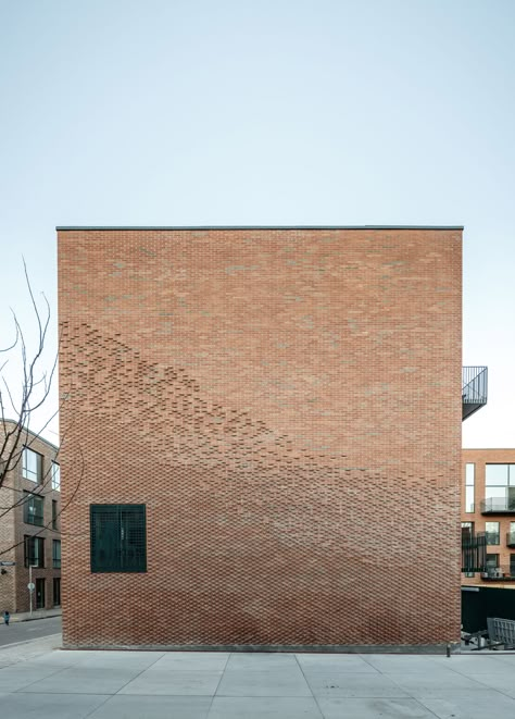 Urban Neighborhood, Facade Pattern, Brick Face, Brick Cladding, Brick Detail, Concrete Facade, Architectural Engineering, Townhouse Designs, Brick Texture