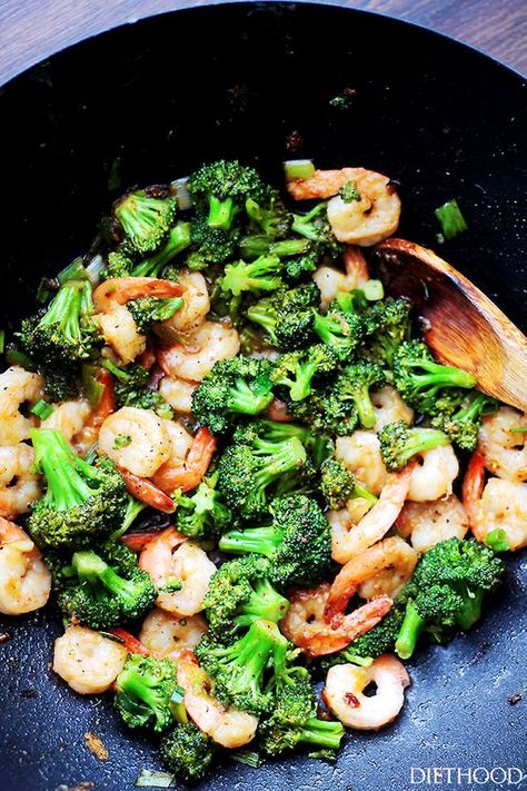 Garlic Shrimp And Broccoli, Pork Stir Fry Recipes, Pescatarian Meals, Stir Fry Shrimp Recipes, The Salty Marshmallow, Salty Marshmallow, Shrimp And Broccoli, Shrimp Stir Fry, Pork Stir Fry