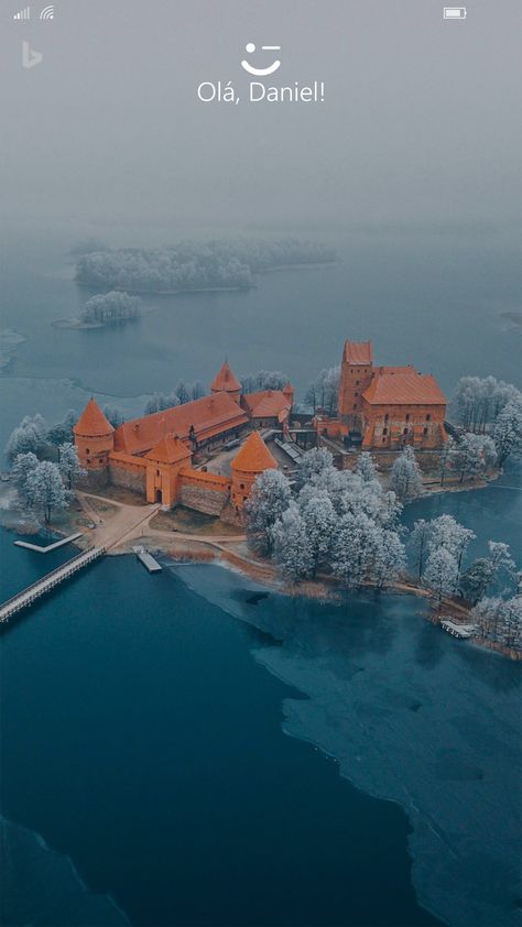 Trakai Lithuania, Island Castle, Lock Screen Photo, Castle Museum, European Castles, Daily Pictures, Beautiful Castles, Vacation Places, Lock Screen