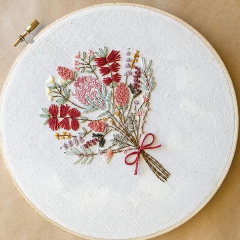 Australian Flowers Embroidery, Native Flower Embroidery, Australian Native Embroidery, Native Embroidery Designs, Protea Embroidery, Australian Embroidery, Native Bouquet, Bride Things, Christmas Hand Embroidery