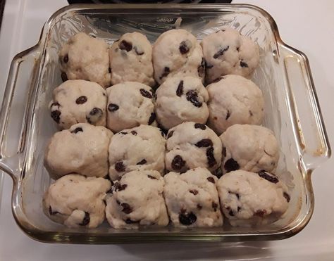 Newfoundland Dishes and Recipes | Raisin Tea Buns just out of the oven | Facebook Raisin Tea Buns, Tea Buns, Newfoundland Recipes, Breads & Buns, Bread Rolls, Newfoundland, The Oven, Raisin, The Recipe