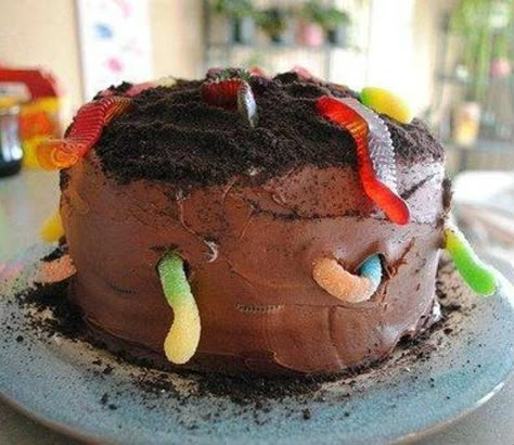 10 Brilliant Boys Cakes | Tinyme Blog Worm Cake, Chocolate Cake Frosting, Torte Creative, Dirt Cake, Torte Cupcake, Mud Cake, Boy Birthday Cake, Cupcake Cake, Cake Frosting