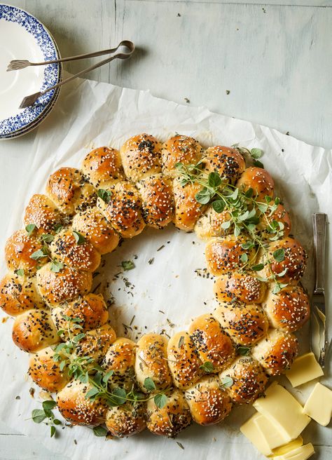 Bread Sides, Food Wreath, Cooper Kitchen, Edible Wreath, Butter Candle, Yeast Roll, Roll Wreath, Bread Wreath, Thanksgiving Bread