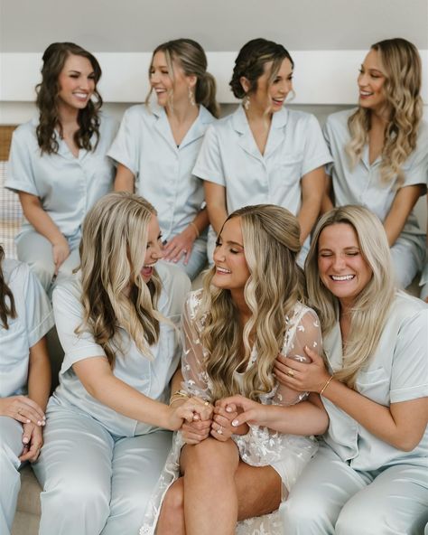 Here's to more wedding morning moments like these! @kendylemilyscherer looks stunning in the 'Adele Maxi Robe', with her beautiful bridal party in the Lara Satin Set in Dusty Blue with White Piping. Perfection 💕 LR xx⁠ 📸 @emilyfigurelliphotography ⁠ ⁠ #2024bride #2025bride #personalisedrobe #personalisedpyjamas #weddingPJS #bridalrobe #lacebridalrobe #diywedding #weddingspo #bridemaids #bridesmaidproposal #proposalboxes #bridalgifts Lace Bridal Robe, Wedding Morning, Satin Set, Bridal Inspo, Bridal Robes, Morning Wedding, Bridal Gifts, Dusty Blue, Adele