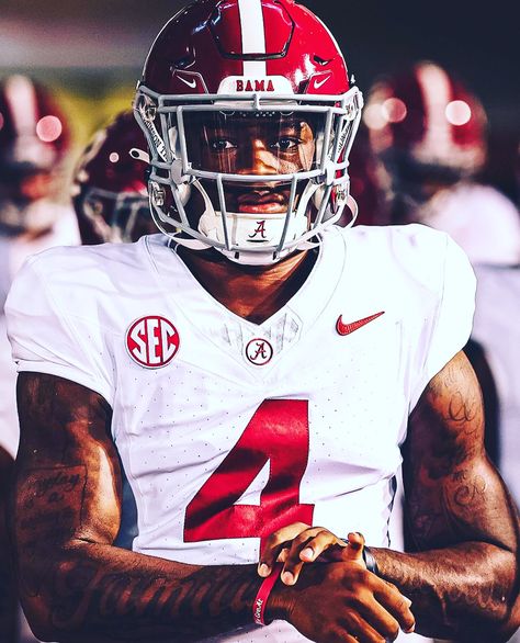 Dallas Cowboys Football Team, Alabama Football Roll Tide, Athletic Aesthetic, Crimson Tide Fans, Nfl Football Pictures, The Flash Grant Gustin, Bama Football, Alabama Crimson Tide Football, Crimson Tide Football