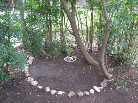 Outdoor Altar Witch Garden, Outside Alter Ideas Pagan, Outdoor Sacred Space, Outdoor Grounding Space, Outdoor Ritual Space, Pagan Yard Decor, Outdoor Sacred Space Ideas, Outdoor Alter Ideas Witch, Garden Altar Ideas