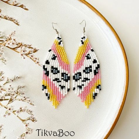 TikvaBoo - Etsy Ukraine E Jewelry, Diy Wire Earrings, Animal Print Earrings, Seed Bead Jewelry Patterns, Etsy Jewelry Handmade, Beaded Patterns, Jewellery Diy, Earring Tutorial, Beaded Animals