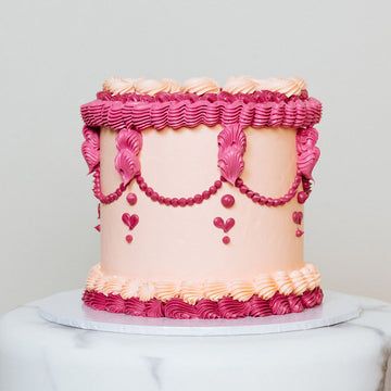 Valentine's Day Cake Ideas, Cake Love Valentine's Day, Valentines Day Cakes Ideas, Valentines Cake Design, Valentine Cake Designs, Clown Room, Valentine's Cakes, Valentines Cakes And Cupcakes, Fancy Treats