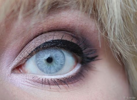 Solotica Hidrocor Ice contact lens on blue eyes feat. Colourpop Fame palette. Solotica lenses are known for covering dark eyes perfectly as well.  #eyes #contactlenses #coloredcontacts #solotica #blueeyes #colourpop #eyemakeup #beauty #eotd #circlelenses #girly #colourpopcosmetics Ice Eyes, Baby Blue Eyes, Light Blue Eyes Aesthetic, Ice Blue Eyes, Pale Blue Eyes Aesthetic, Ice Blue Eyes Aesthetic, Light Blue Contacts, Ice Blue Contact Lenses, Freckle Photography