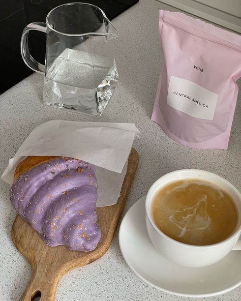 Purple Aesthetic Food, Lavender Croissant, Purple Luxury Aesthetic, Purple Coffee Shop, Aesthetic Pink And Purple, Ally Aesthetic, Roxo Aesthetic, Morado Aesthetic, Aesthetic Croissant