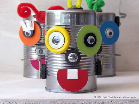 Maker Fun Factory VBS Craft Ideas - Southern Made Simple Maker Fun Factory Vbs 2017, Tin Can Robots, Maker Fun Factory Vbs, Maker Fun Factory, Robot Craft, Robot Party, Vbs Themes, Tin Can Crafts, Vbs Crafts