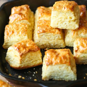 https://damndelicious.net/2019/02/11/skillet-buttermilk-biscuits/ Easy Chicken Tikka Masala, Buttery Biscuits, Chicken Tikka Masala, Buttermilk Biscuits, Chicken Tikka, Cast Iron Cooking, Tikka Masala, Cast Iron Skillet, Iron Skillet