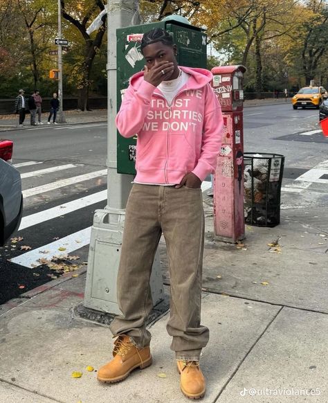 Timbs Outfit Men, Fall Outfits Men Streetwear, Timbs Outfit, Pink Hoodie Outfit, Timbs Outfits, Pink Shirt Outfit, Timberland (men), Outfits Men Streetwear, Timberland Boots Outfit