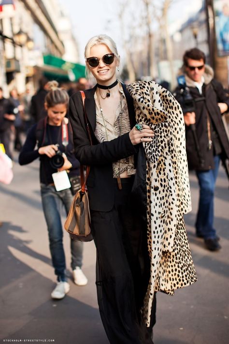 abbey lee kershaw style - Google Search Abbey Lee Kershaw, Walking Down The Street, Behati Prinsloo, Model Street Style, Models Off Duty, Street Style Looks, Looks Style, New York Fashion, Fashion Blog