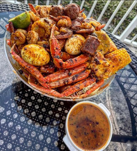 Maldives Food, Aesthetic Seafood, Boiled Seafood, Seafood Boil Recipes, Boiled Food, Yummy Seafood, Soul Food Dinner, Food Crush, Food Babe