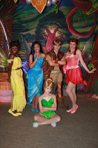 Iridessa, Silvermist, Terrance, Rosetta & Tinker Bell ❤️ Pixie Hollow Fairies Costumes, Fantasia Tinker Bell, Disney Fairies Costumes, Tinkerbell Movies, Disney Fairies Pixie Hollow, Tinker Bell Costume, Friend Costumes, Fairy Cosplay, Bff Halloween Costumes