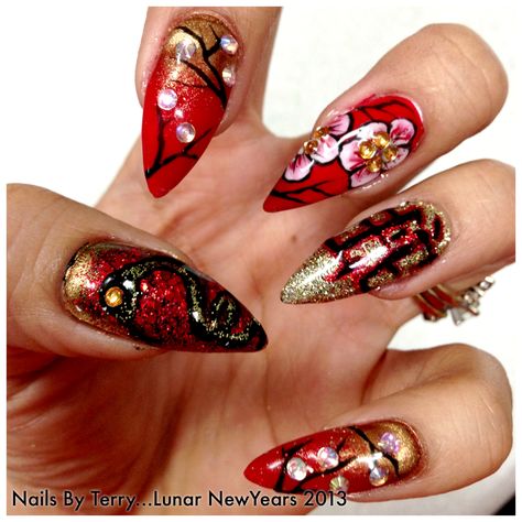 Lunar New Year 2013, year of the Snake! Nails by Terry Nail Tet, Cny Nails, Snake Nails, New Years Nail Art, Easter Nail Designs, Trending Nails, Nail Art Designs Summer, Seasonal Nails, Year Of The Snake