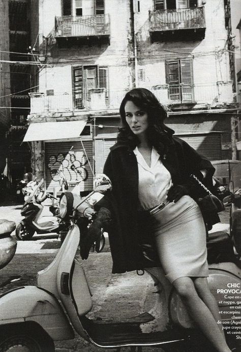 Italian Chic, Bridget Bardot, Vespa Girl, Italian Lifestyle, Vespa Vintage, Italian Beauty, Scooter Girl, Italian Women, Kirsten Dunst