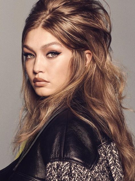 Gigi Hadid | Vogue Brazil | 2018 Cover | Fashion Shoot | Fashion Gone Rogue Gigi Hadid Makeup, Gigi Style, Bella Gigi Hadid, Vogue Brazil, Gigi Hadid Style, Hadid Style, Rockabilly Fashion, Famous Models, Hailey Baldwin