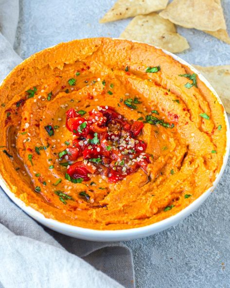 Smoky Roasted Red Pepper Hummus - Iamstufft Squash Dip, Bread Dipping Oil, Vegan Dips, Pepper Hummus, Roasted Red Pepper Hummus, Red Pepper Hummus, Feta Dip, Whipped Feta, Cold Appetizers