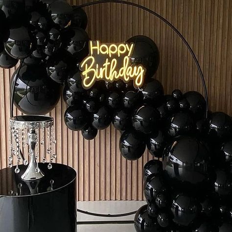 17 Doğum Günü, All Black Party, Black Party Decorations, Bachelor Party Decorations, 21st Bday Ideas, Black Balloon, Simple Birthday Decorations, Birthday Party Theme Decorations, 30th Bday