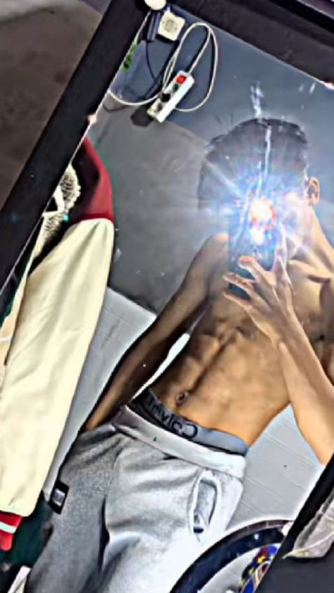 Sixpack Mirror Selfie, 8 Pack Abs Men, Snap Dance, Cute Love Photos, Boy Best Friend Pictures, Hot Abs, Snap Friends, Boy Best Friend