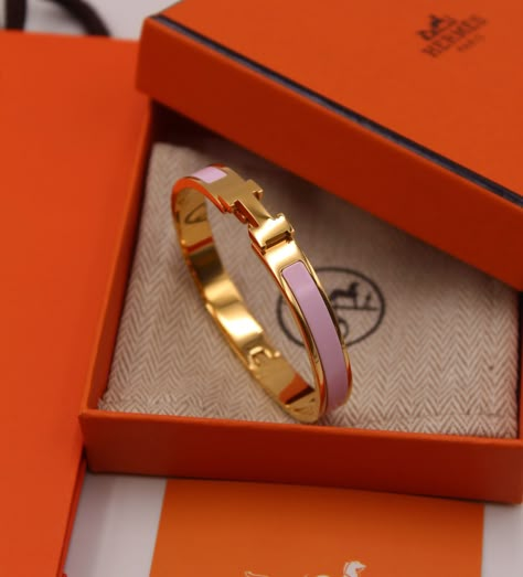 Hermes Jewelry Aesthetic, Hermes Bracelet Pink, Hermes Jewellery, Hermes Jewelry Bracelet, Hermes Bangle, Xoxo Jewelry, Girly Bracelets, Dope Jewelry Accessories, Hermes Bracelet