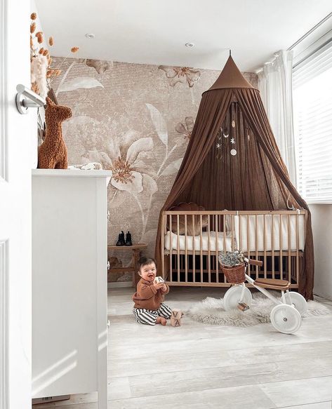 BABY ROOMS INSPIRED BY NATURE AND THE OUTDOORS - Kids Interiors Wallpaper Earthy, Budget Nursery, Sports Nursery Theme, Foliage Wall, Vintage Crib, Superhero Nursery, Fairy Nursery, Outdoor Nursery, Hot Air Balloon Nursery