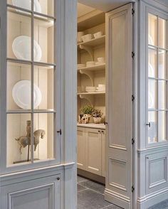 Dining Room Built In Cabinets, Glass Kitchen Cabinet, Dining Room Built In, Kitchen Butlers Pantry, Glass Kitchen Cabinet Doors, Kabinet Dapur, White Interiors, Kitchen Pantry Design, Kitchen Pantry Cabinets