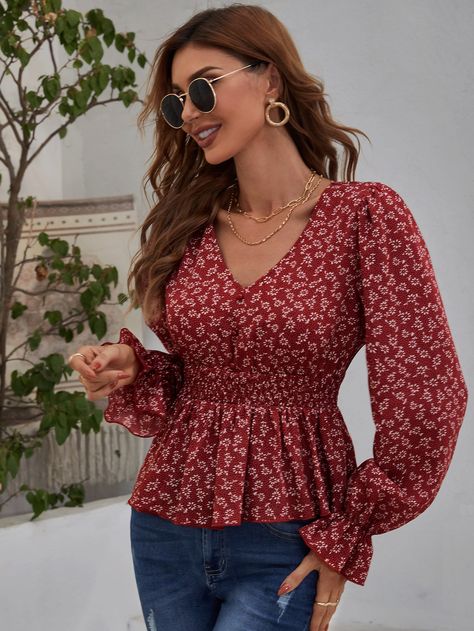 SHEIN Ditsy Floral Flounce Sleeve Peplum Blouse Blusas Peplum, Western Tops For Women, Peplum Top Outfits, Natural Kibbe, Blouse Peplum, Short Kurtis, Simple Frocks, Stylish Fall Outfits, Candle Craft