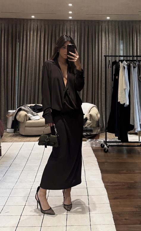 Long Skirt Looks, Class Outfits, Ladies Chiffon Shirts, Daily Outfit Inspiration, Smart Outfit, Brown Outfit, Casual Chic Outfit, Formal Outfit, Fall Fashion Outfits