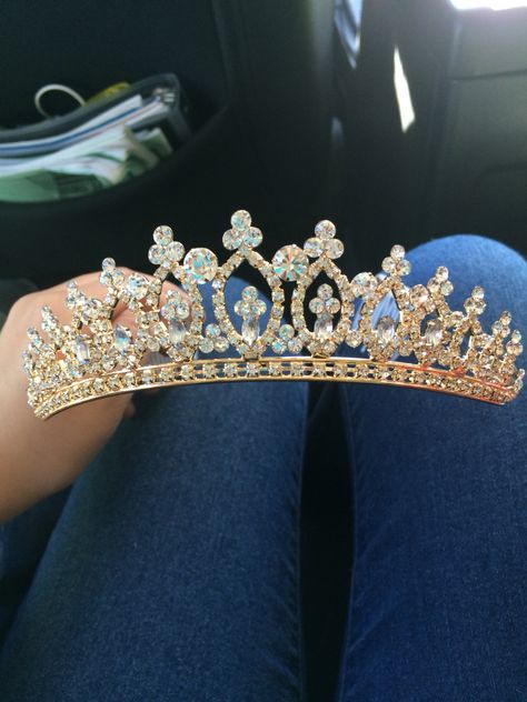 Gold Sweet Sixteen/Quinceanera tiara. Sweet 16 Birthday Crown, 15 Crowns Quinceanera Gold, Tiara Sweet 16, Sweet 16 Tiara Crowns, Gold Tiara Quinceanera, Sweet Sixteen Tiara, Sweet Sixteen Crown, Quince Tiaras Gold, Gold Quinceanera Jewelry