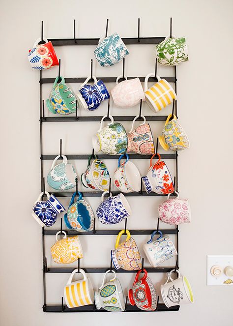 Coffee mug wall rack