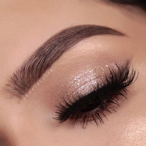 We love a rose gold lid 👁💫 @a1delatorre used Hypnotic Lights Eye Topper in LUSTER LIGHT 🤩 Launching TOMORROW at milanicosmetics.com ❤️ In… Best Eyeshadow For Brown Eyes, Brown Eye Makeup Tutorial, Mekap Mata, Eyeshadow Tutorials, Makeup Tip, Shimmery Eyeshadow, Eyeshadow For Brown Eyes, Glitter Eye Makeup, Best Eyeshadow