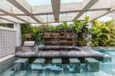 Pool With Sunken Bar, Sunken Pool Bar, Bar In Pool, Mandala House, Swimming Pool With Bar, Bali Pool Ideas, Home Pool Bar, Sunken Bar Pool, Sunken Pool