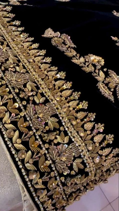 Groom Makeup, Gold Work Embroidery, Dress Bridesmaids, Embroidery Fashion Detail, New Gold Jewellery Designs, Hand Beaded Embroidery, Latest Bridal Dresses, Bead Embroidery Tutorial, Couture Embroidery