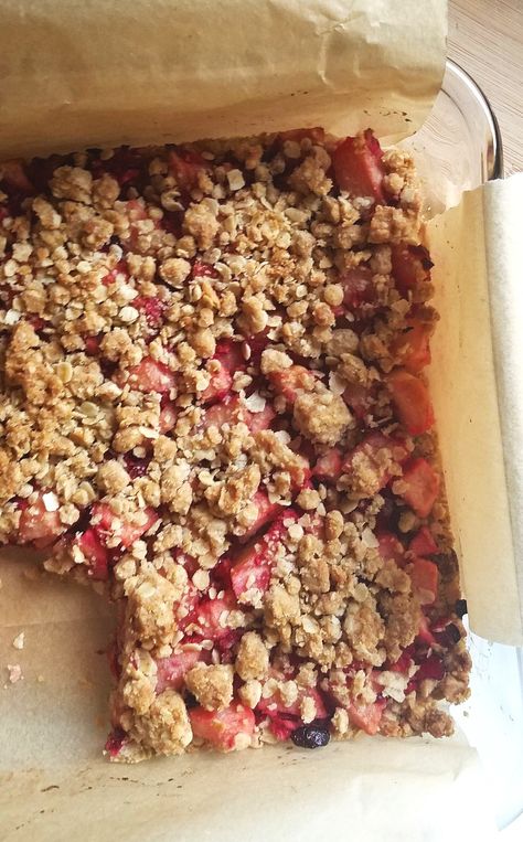 Apple Crumb Bars, Apple Cranberry Pie, Cranberry Bars, Crumb Bars, Apple Pie Bars, Apple Crumb, Apple Bars, Cranberry Apple, Small Gathering